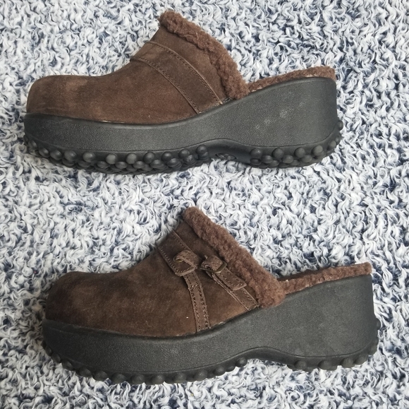 Rocket Dog Fuzzy Slip On Clogs - Picture 7 of 8